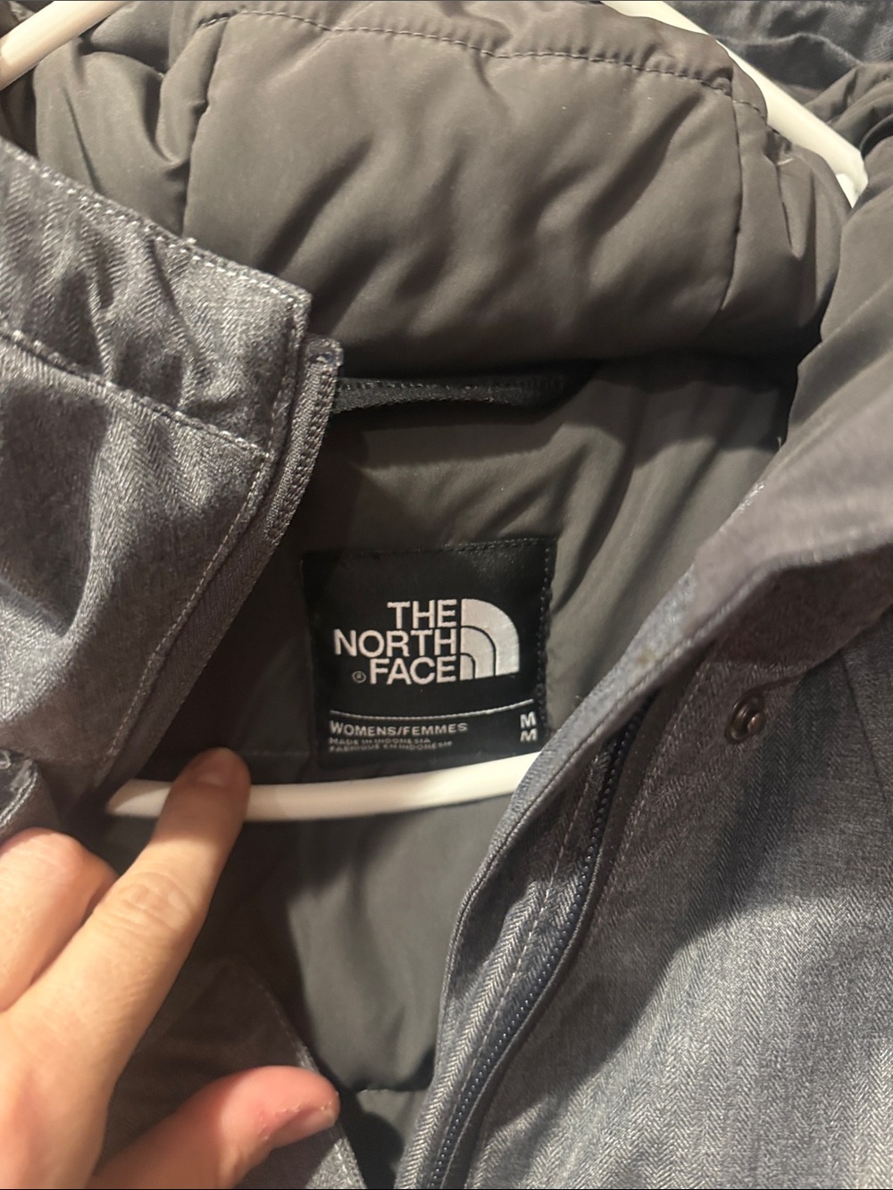 The North Face Women's Medium Gray Hooded Winter Jacket - Picture 4 of 5